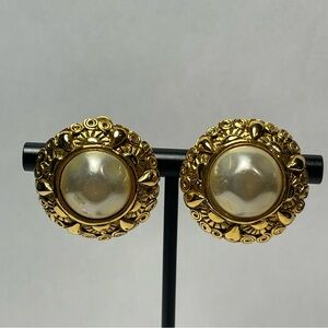 Chanel Vintage 24K Gold-Plated Round Button Pearl Clip-On Earrings - Preowned